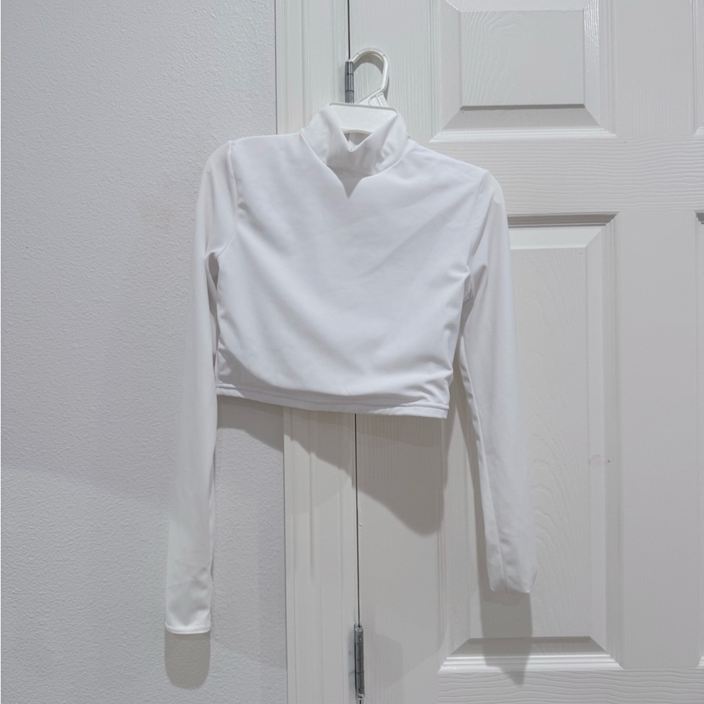 Stylish White Long Sleeve Crop Top